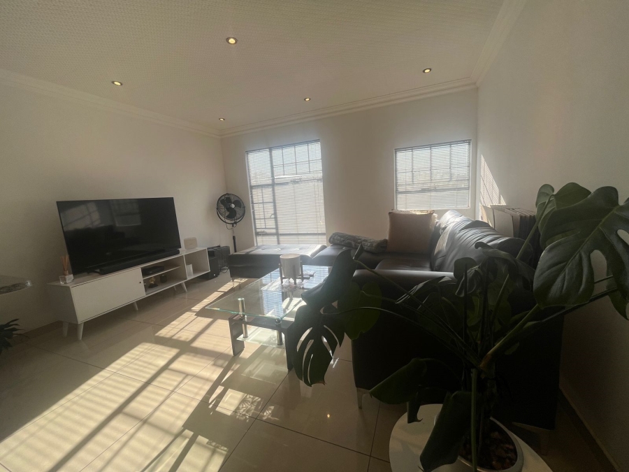 To Let 3 Bedroom Property for Rent in Alan Manor Gauteng