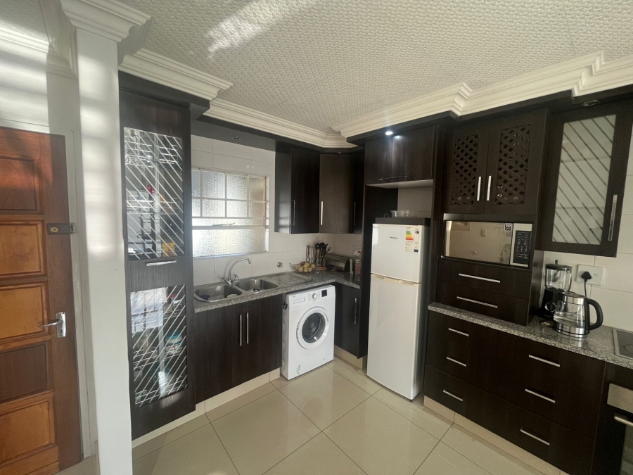To Let 3 Bedroom Property for Rent in Alan Manor Gauteng