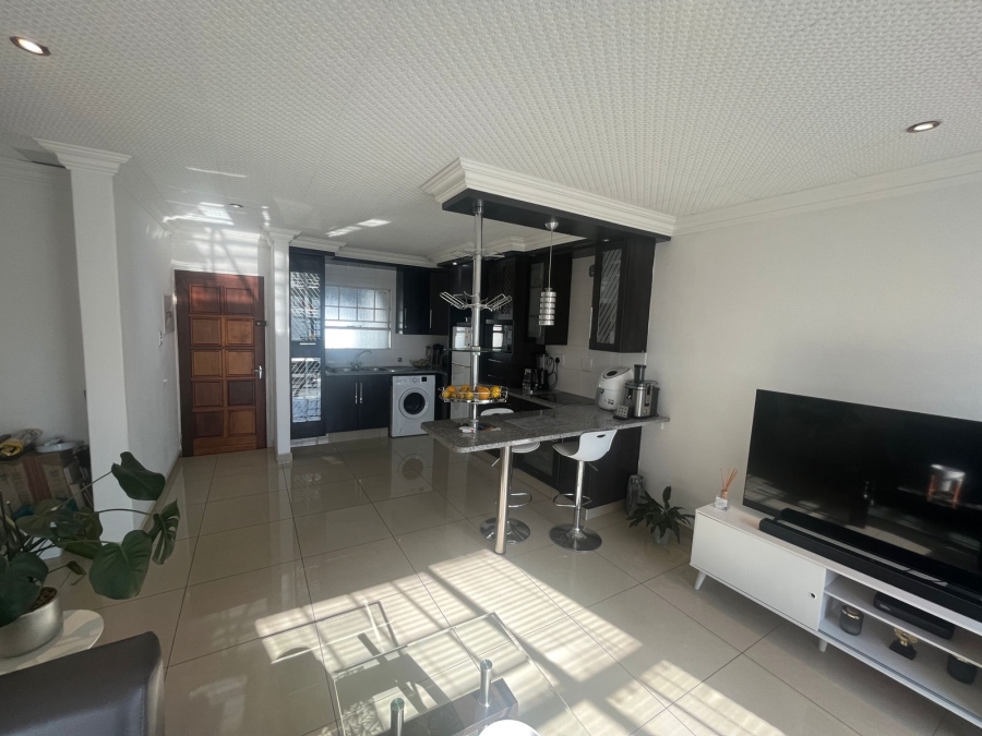To Let 3 Bedroom Property for Rent in Alan Manor Gauteng