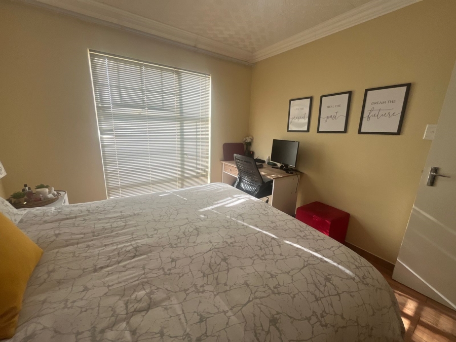 To Let 3 Bedroom Property for Rent in Alan Manor Gauteng