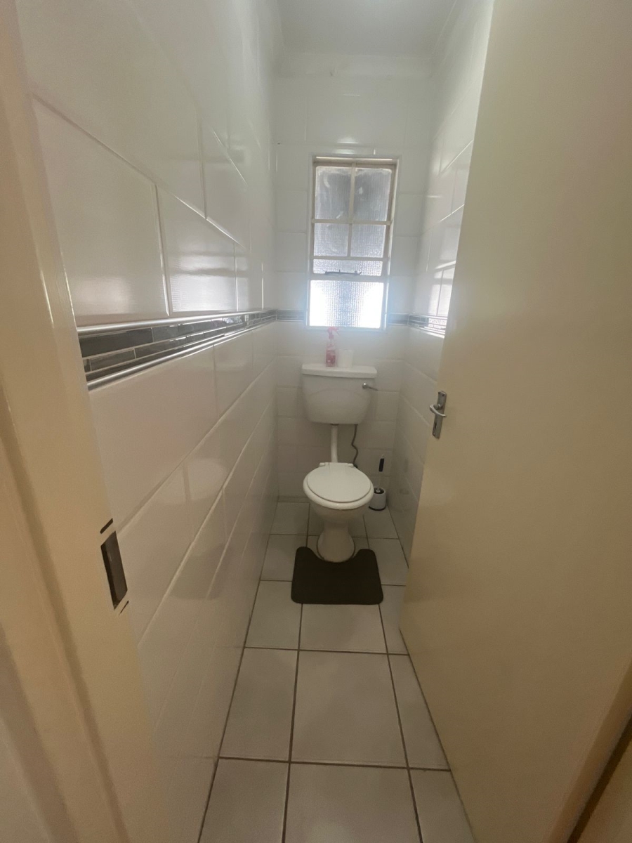 To Let 3 Bedroom Property for Rent in Alan Manor Gauteng