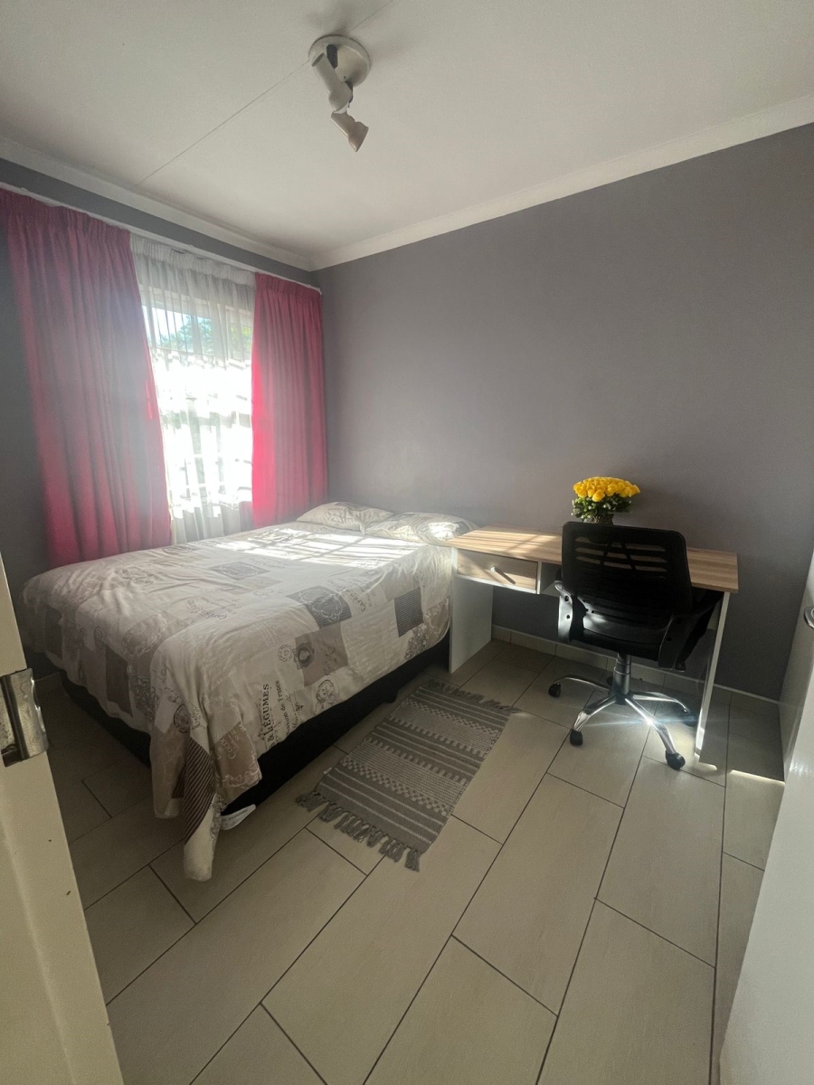 To Let 3 Bedroom Property for Rent in Alan Manor Gauteng