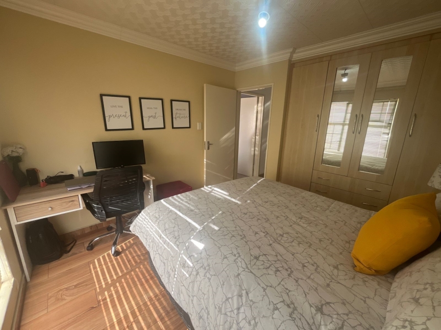 To Let 3 Bedroom Property for Rent in Alan Manor Gauteng