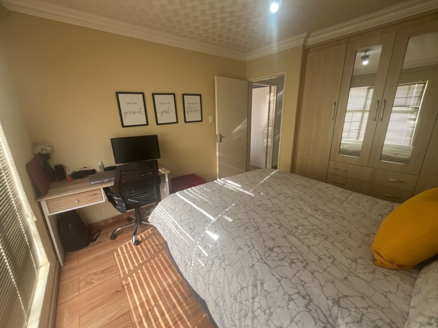 To Let 3 Bedroom Property for Rent in Alan Manor Gauteng
