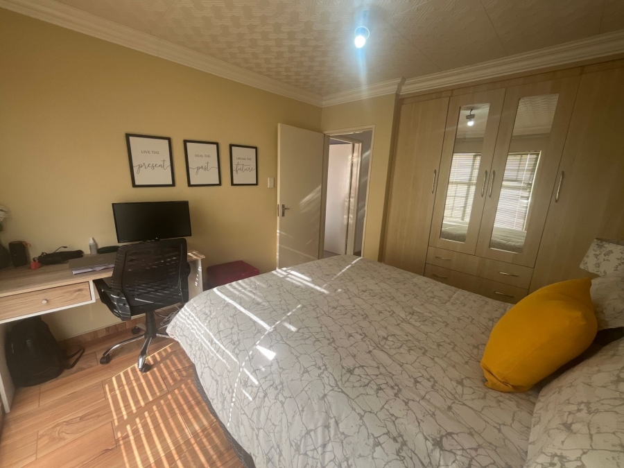 To Let 3 Bedroom Property for Rent in Alan Manor Gauteng