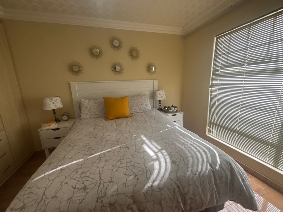 To Let 3 Bedroom Property for Rent in Alan Manor Gauteng
