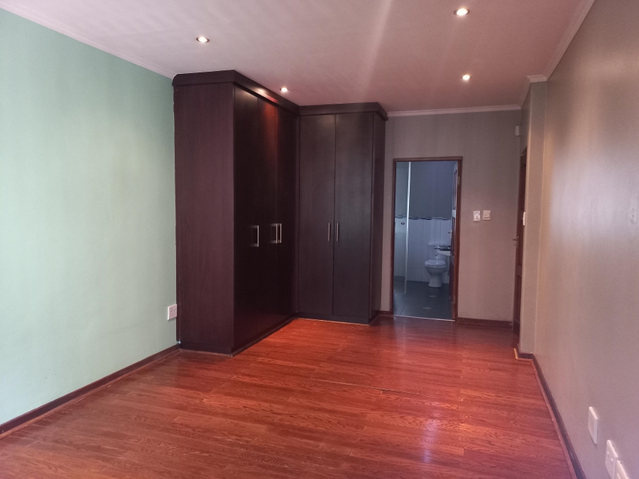 To Let 3 Bedroom Property for Rent in Marshalltown Gauteng