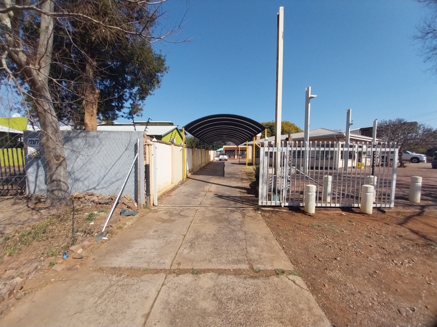 To Let commercial Property for Rent in Lyttelton Manor Gauteng