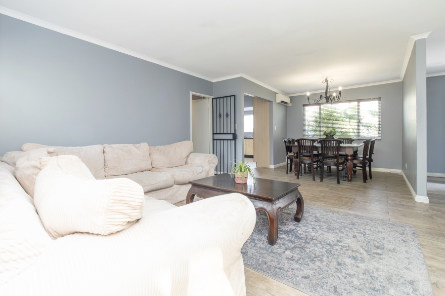 3 Bedroom Property for Sale in Magaliessig Gauteng