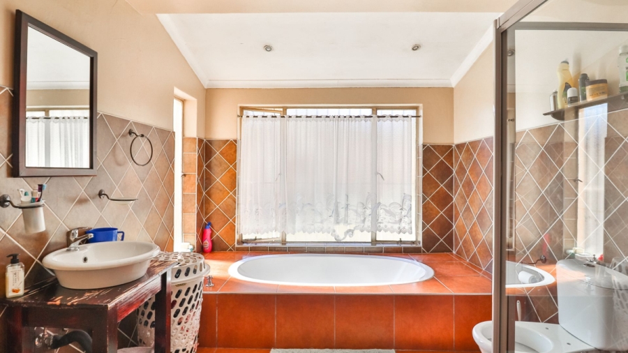 3 Bedroom Property for Sale in Edenvale Central Gauteng
