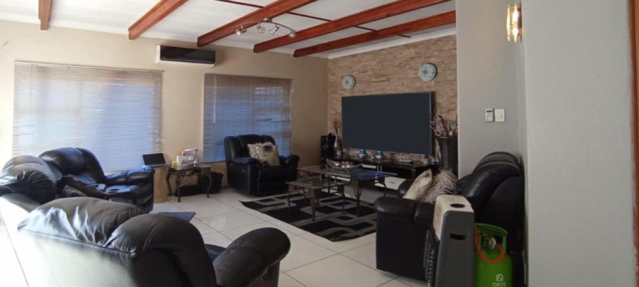 4 Bedroom Property for Sale in Oriel Gauteng