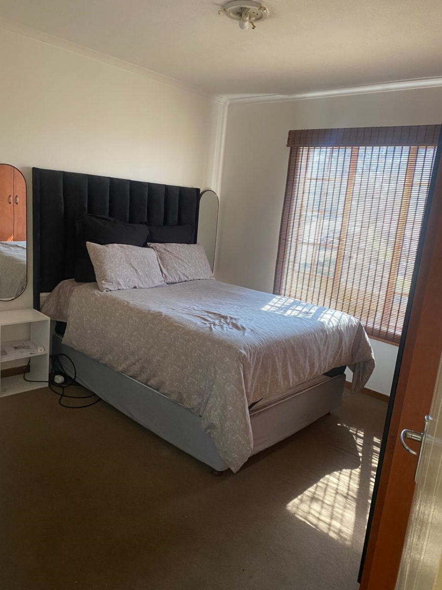 2 Bedroom Property for Sale in Meredale Gauteng