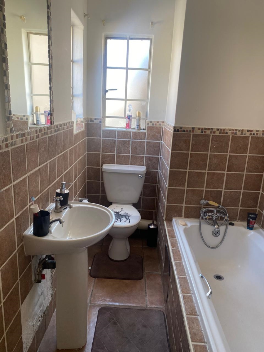 2 Bedroom Property for Sale in Meredale Gauteng