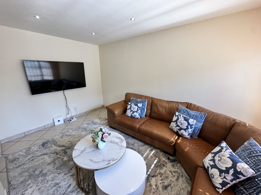 3 Bedroom Property for Sale in Thatchfield Estate Gauteng