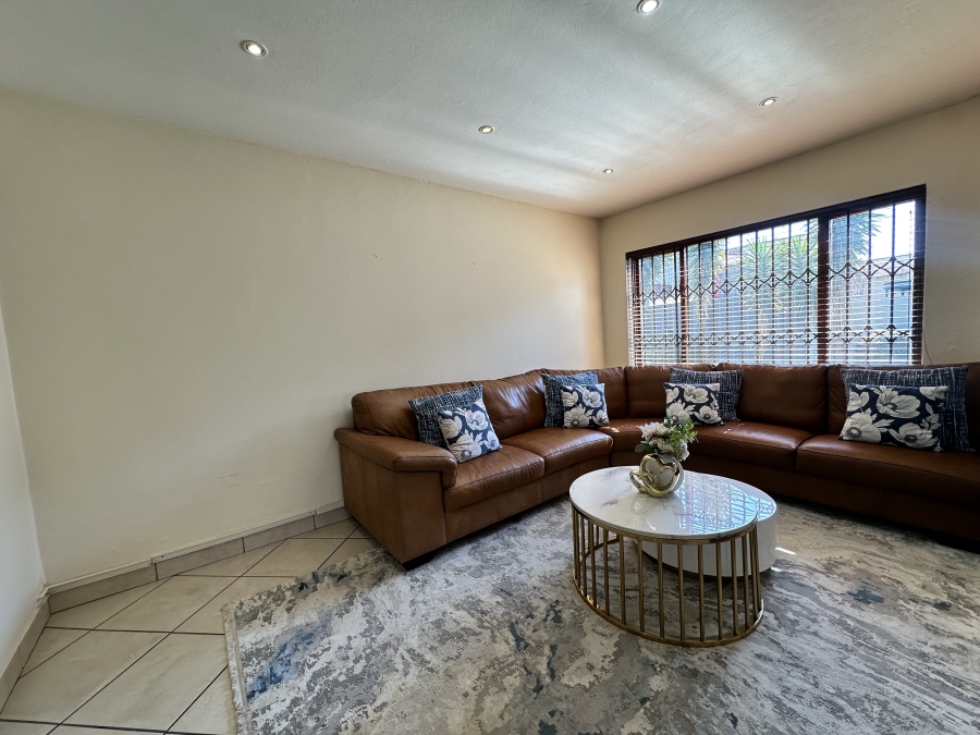 3 Bedroom Property for Sale in Thatchfield Estate Gauteng