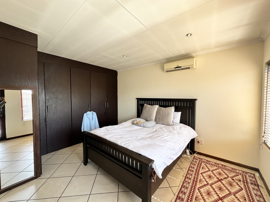 3 Bedroom Property for Sale in Thatchfield Estate Gauteng
