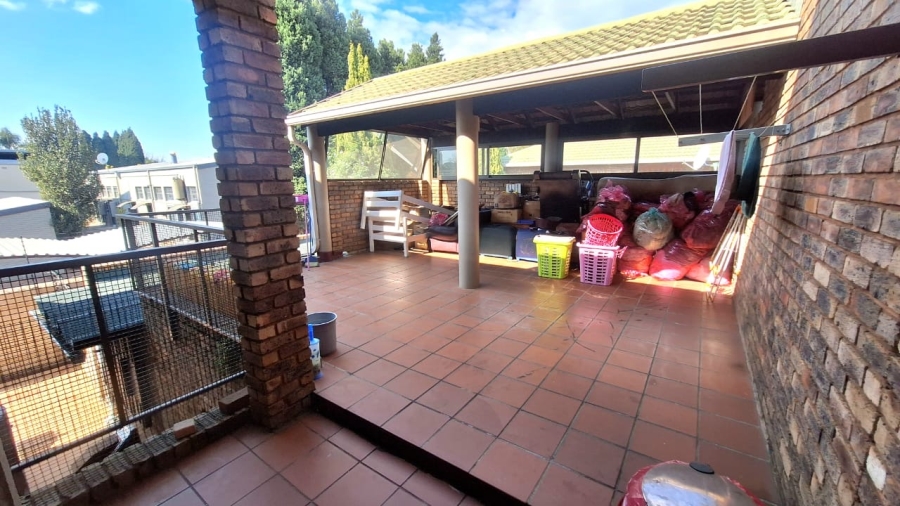 3 Bedroom Property for Sale in Moregloed Gauteng