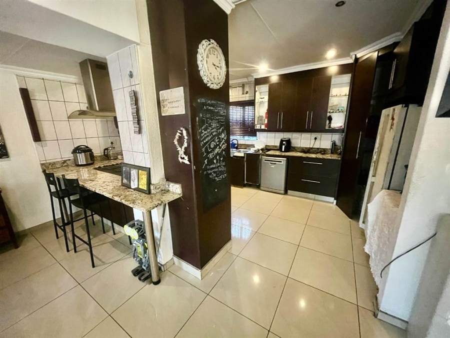 4 Bedroom Property for Sale in Brackenhurst Gauteng