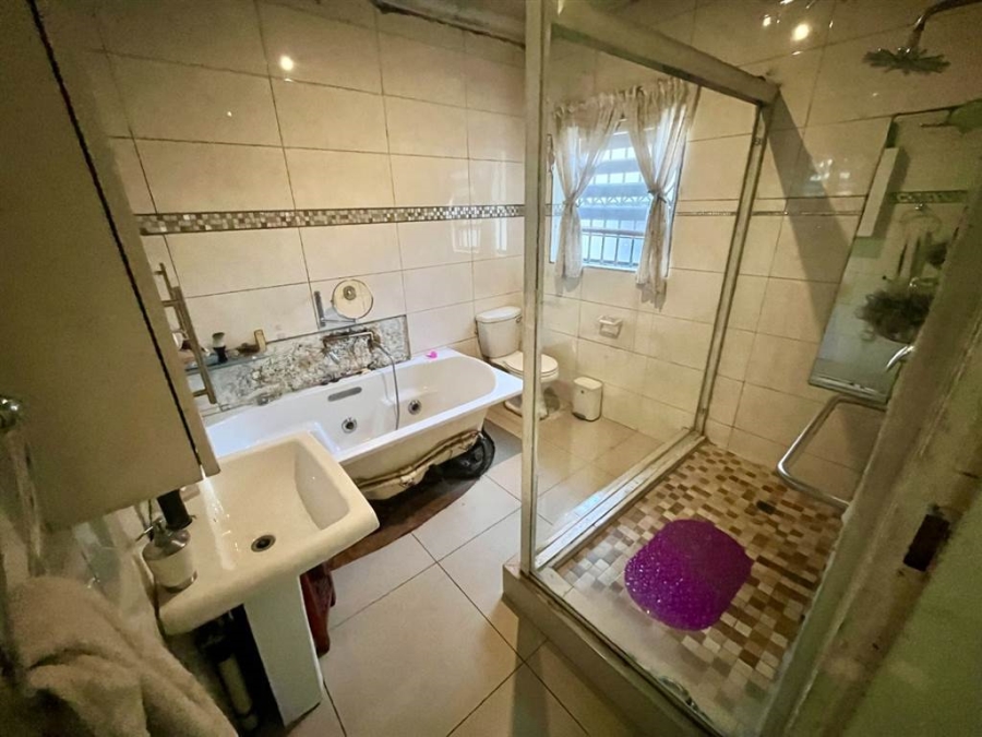 4 Bedroom Property for Sale in Brackenhurst Gauteng