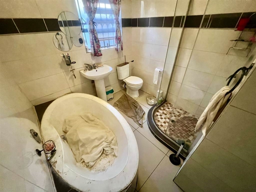 4 Bedroom Property for Sale in Brackenhurst Gauteng