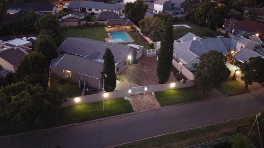 4 Bedroom Property for Sale in Brackenhurst Gauteng