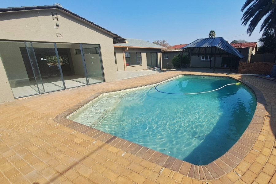3 Bedroom Property for Sale in Verwoerdpark Gauteng