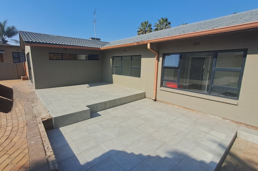 3 Bedroom Property for Sale in Verwoerdpark Gauteng