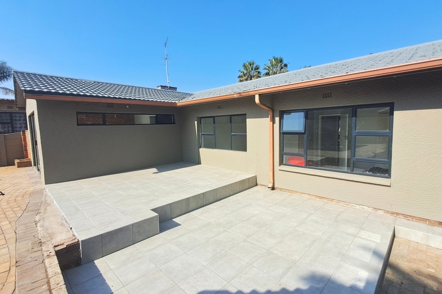 3 Bedroom Property for Sale in Verwoerdpark Gauteng
