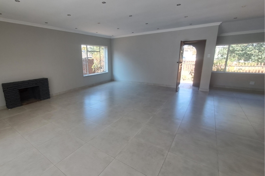 3 Bedroom Property for Sale in Verwoerdpark Gauteng
