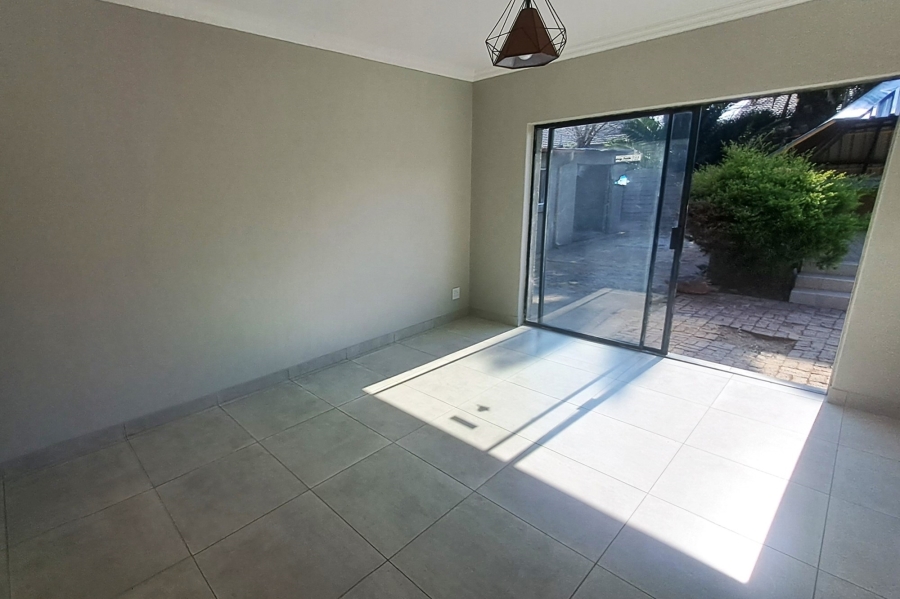 3 Bedroom Property for Sale in Verwoerdpark Gauteng