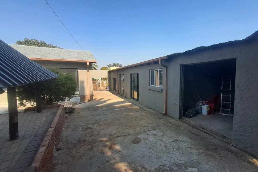 3 Bedroom Property for Sale in Verwoerdpark Gauteng