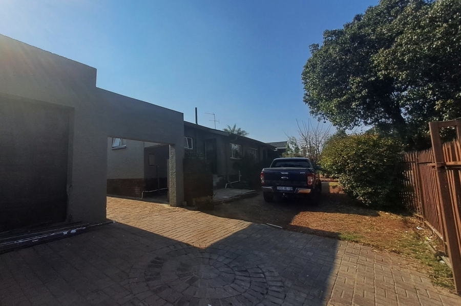 3 Bedroom Property for Sale in Verwoerdpark Gauteng