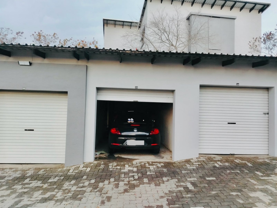2 Bedroom Property for Sale in Dainfern Gauteng