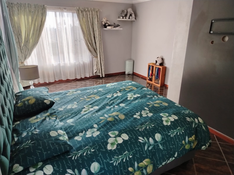 5 Bedroom Property for Sale in Paul Krugersoord Gauteng