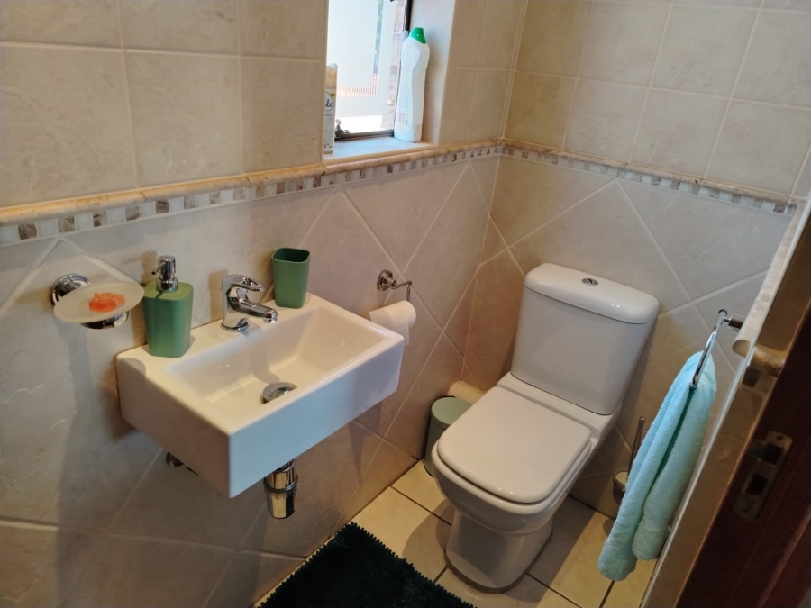 5 Bedroom Property for Sale in Paul Krugersoord Gauteng