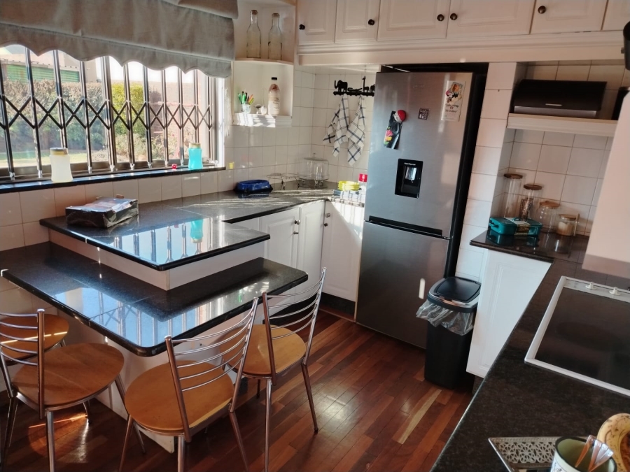 5 Bedroom Property for Sale in Paul Krugersoord Gauteng