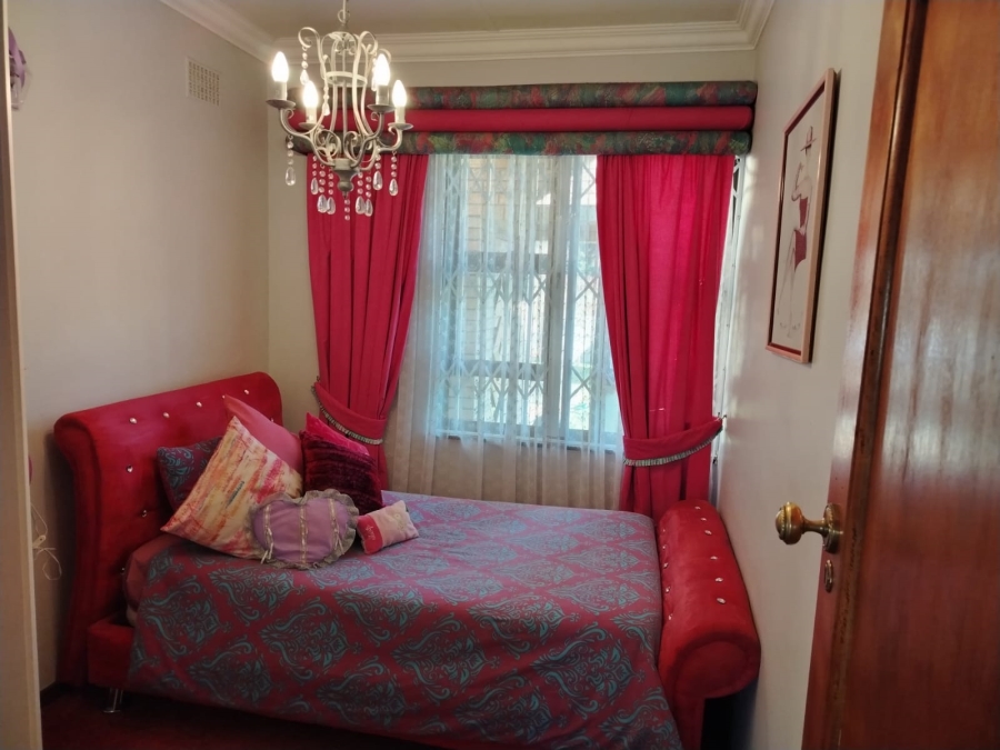 5 Bedroom Property for Sale in Paul Krugersoord Gauteng