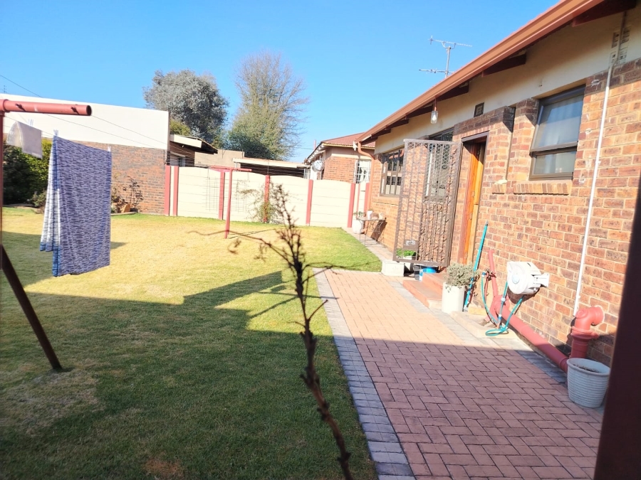 5 Bedroom Property for Sale in Paul Krugersoord Gauteng