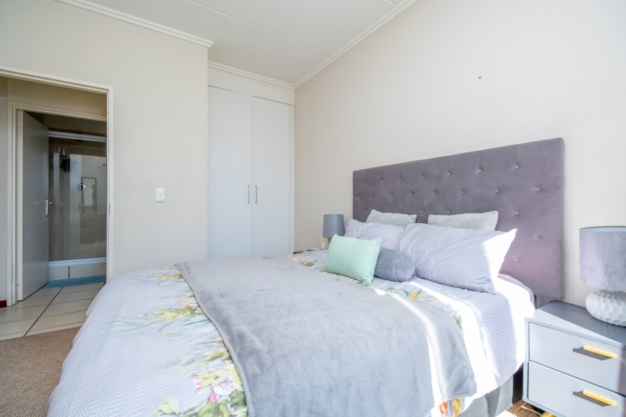 1 Bedroom Property for Sale in Lonehill Gauteng