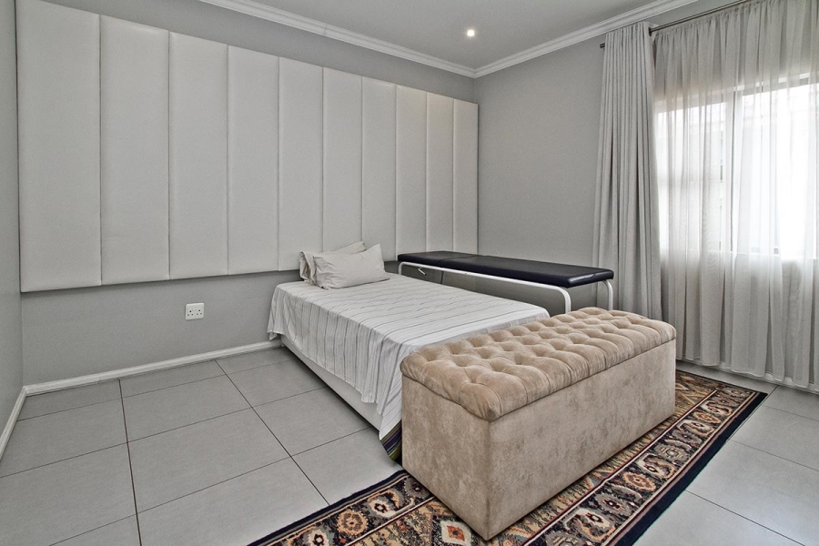 3 Bedroom Property for Sale in Greenside Gauteng