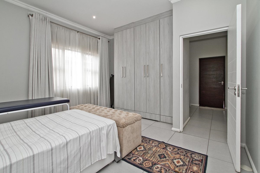 3 Bedroom Property for Sale in Greenside Gauteng