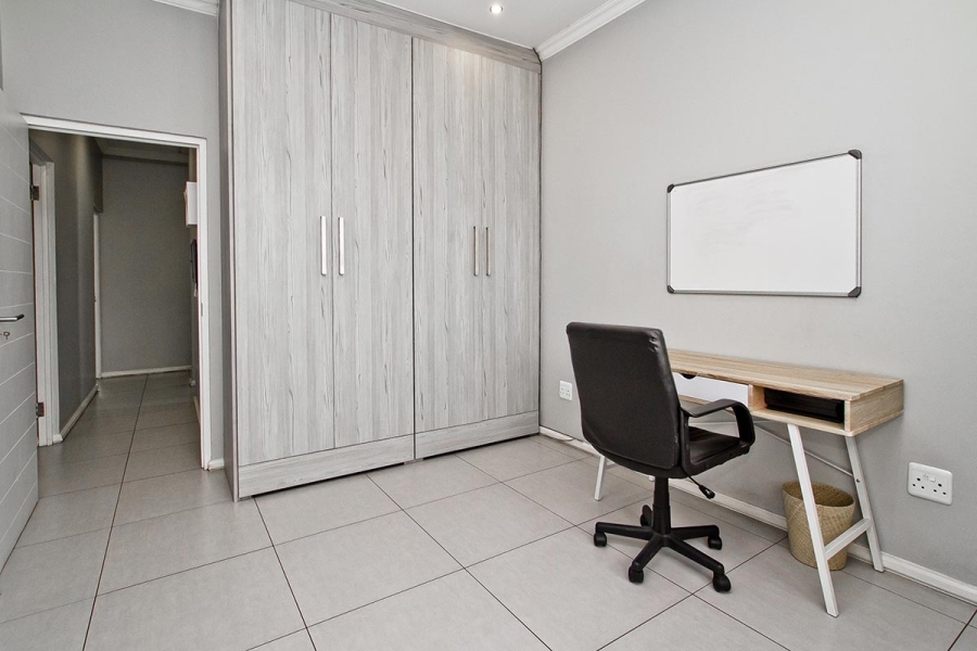 3 Bedroom Property for Sale in Greenside Gauteng