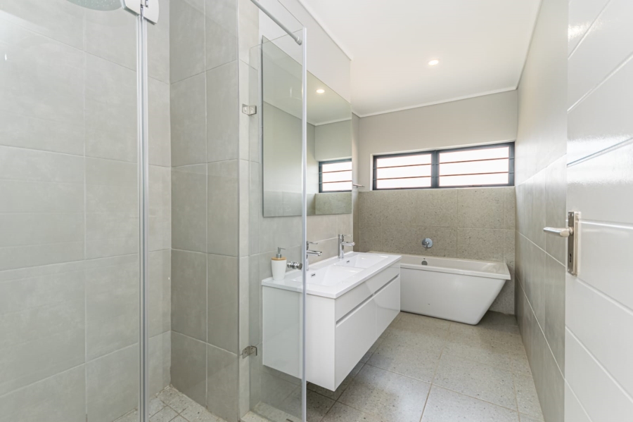3 Bedroom Property for Sale in Amberfield Gauteng