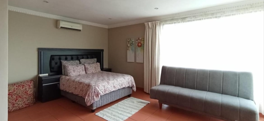 4 Bedroom Property for Sale in Cyrildene Gauteng