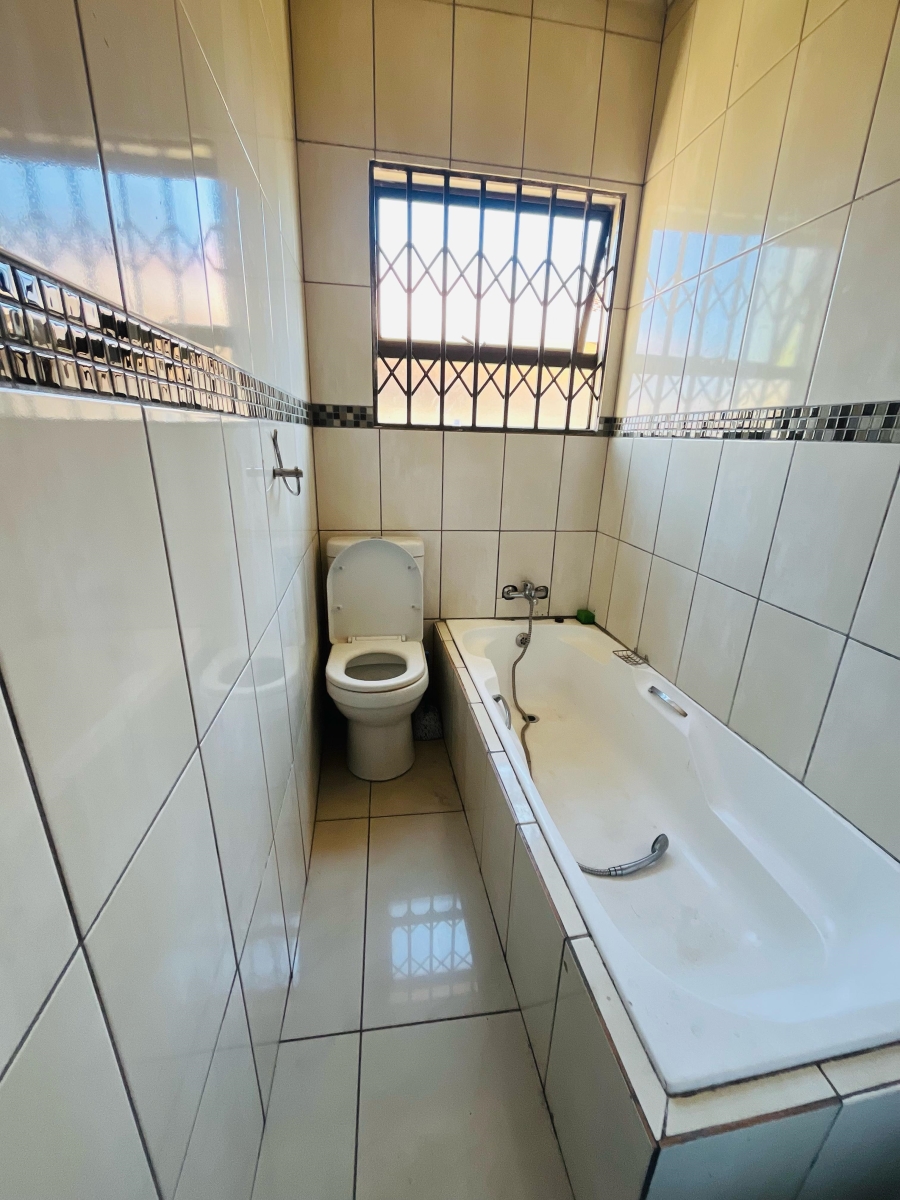 4 Bedroom Property for Sale in Vosloorus Gauteng