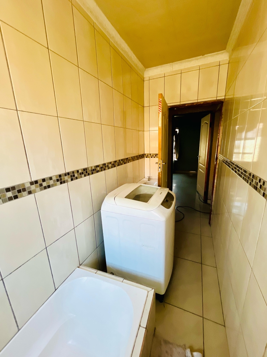 4 Bedroom Property for Sale in Vosloorus Gauteng