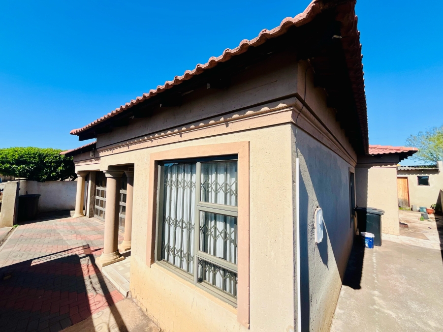 4 Bedroom Property for Sale in Vosloorus Gauteng