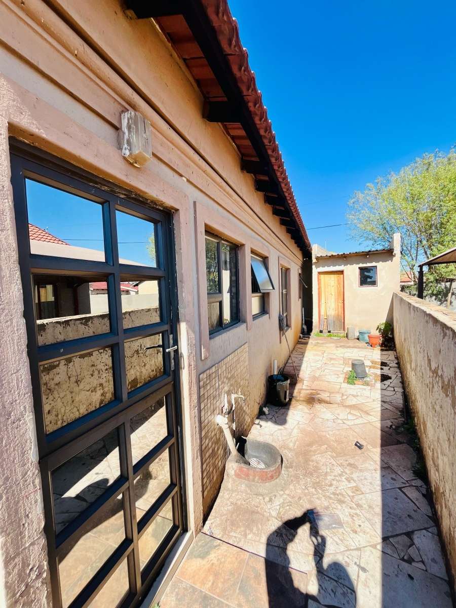 4 Bedroom Property for Sale in Vosloorus Gauteng