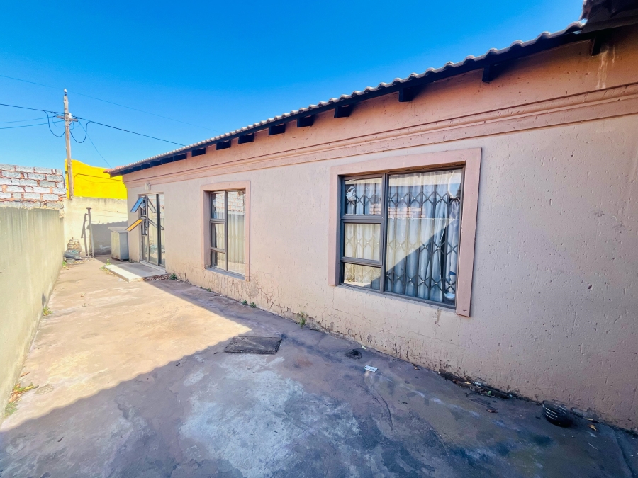 4 Bedroom Property for Sale in Vosloorus Gauteng