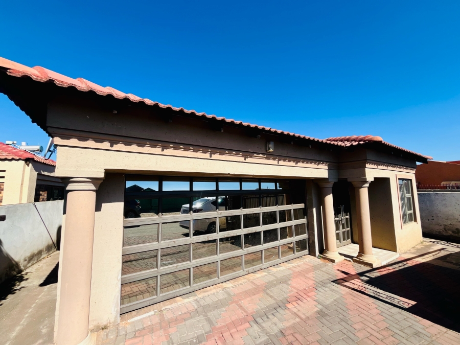 4 Bedroom Property for Sale in Vosloorus Gauteng